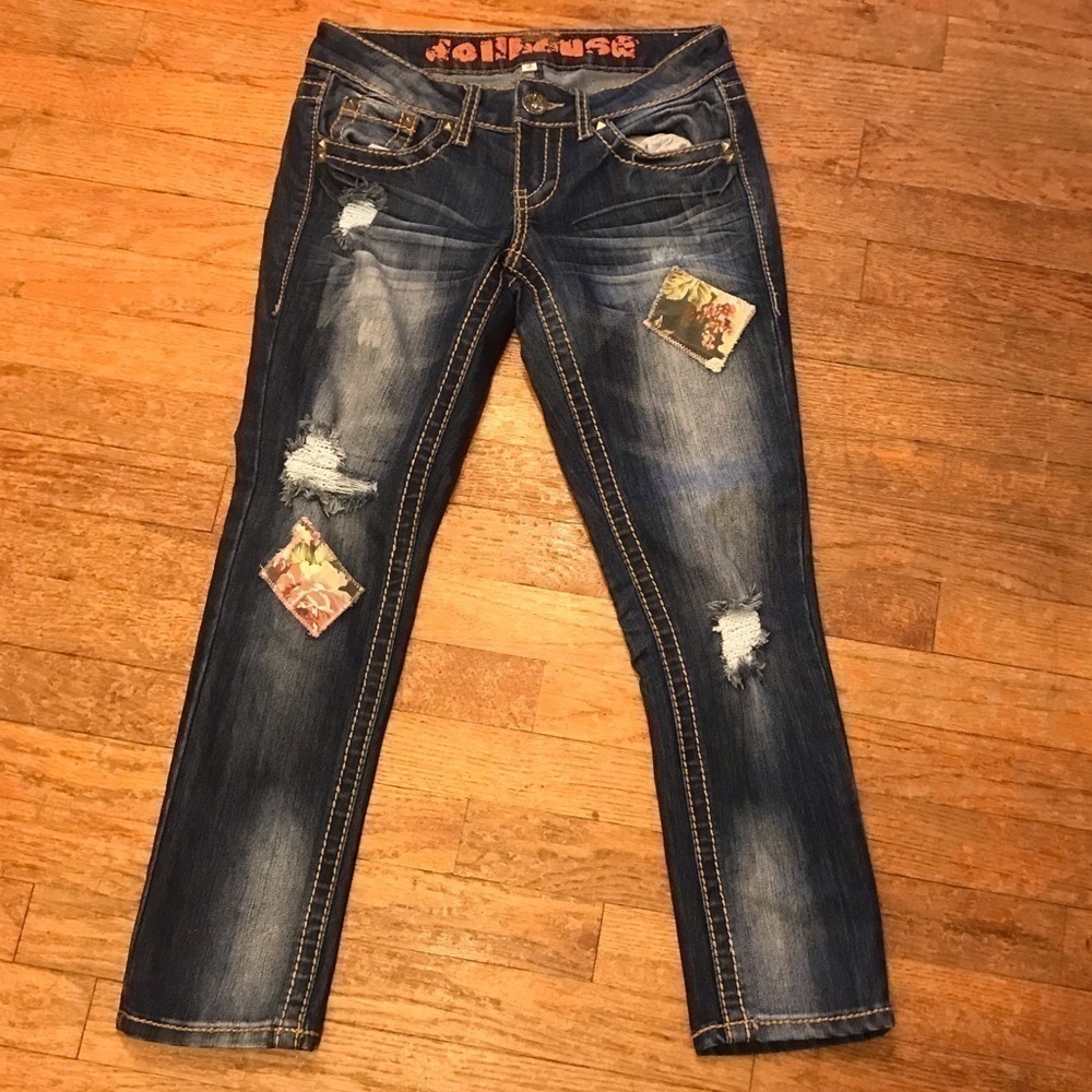 Dollhouse distressed Low Rise Floral Patch Embroidered Ankle Denim jeans size 3